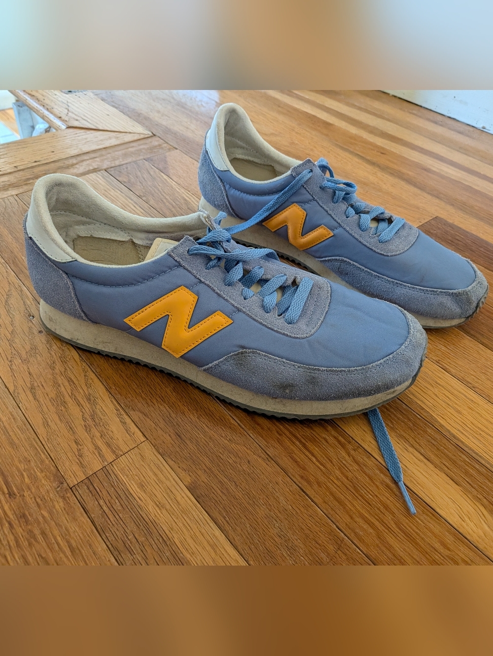 New Balance Womens 720 Sneakers: Stellar Blue and Habenero